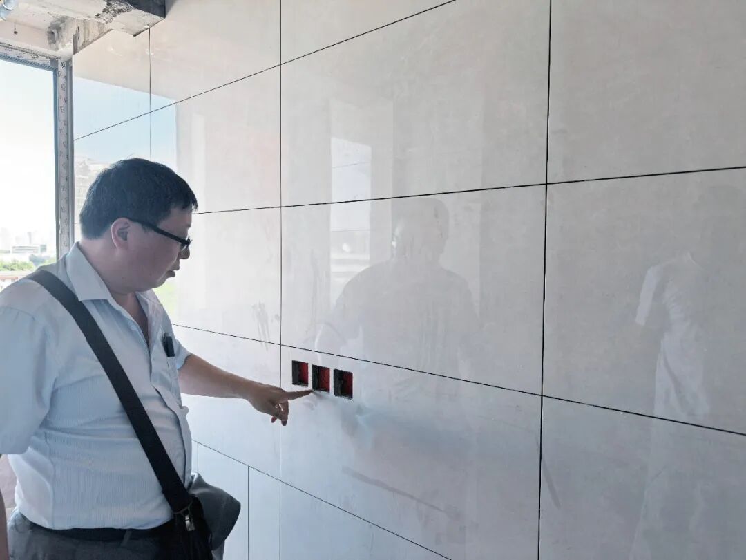 领航国际工地突击巡检:金九银十,装修黄金期,施工质量更不容松懈! 领航国际工地突击巡检:金九银十,装修黄金期,施工质量更不容松懈!