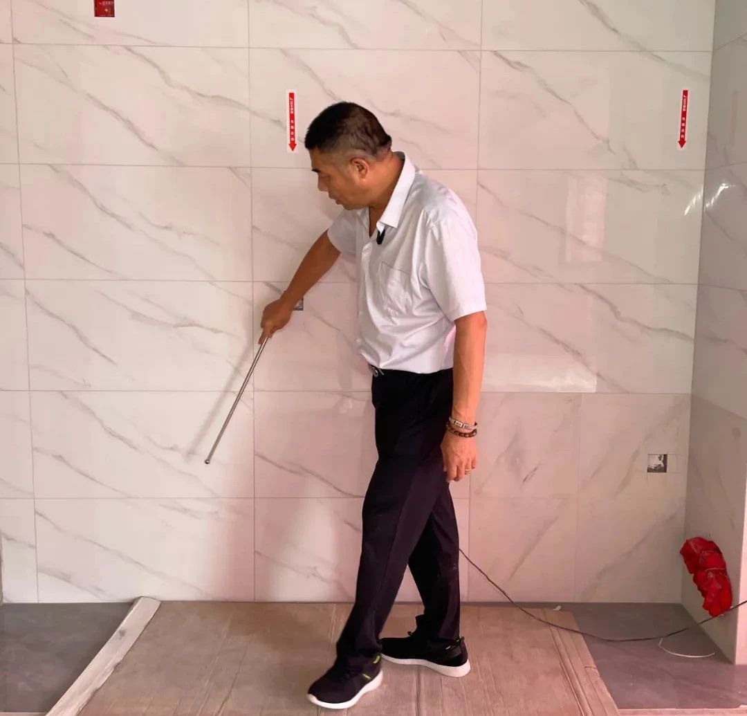 工地突击巡检:记录点点滴滴的努力!从责任出发,以品质交付! 工地突击巡检:记录点点滴滴的努力!从责任出发,以品质交付!