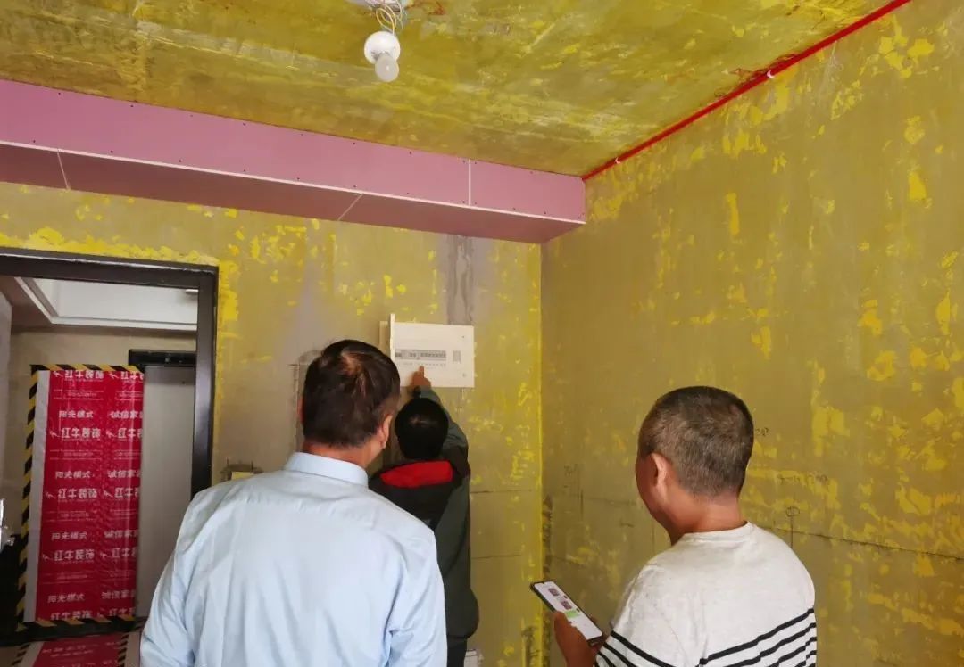 工地突击巡检|当工程总监与装修业主不期而遇,没想到他们…… 工地突击巡检|当工程总监与装修业主不期而遇,没想到他们……