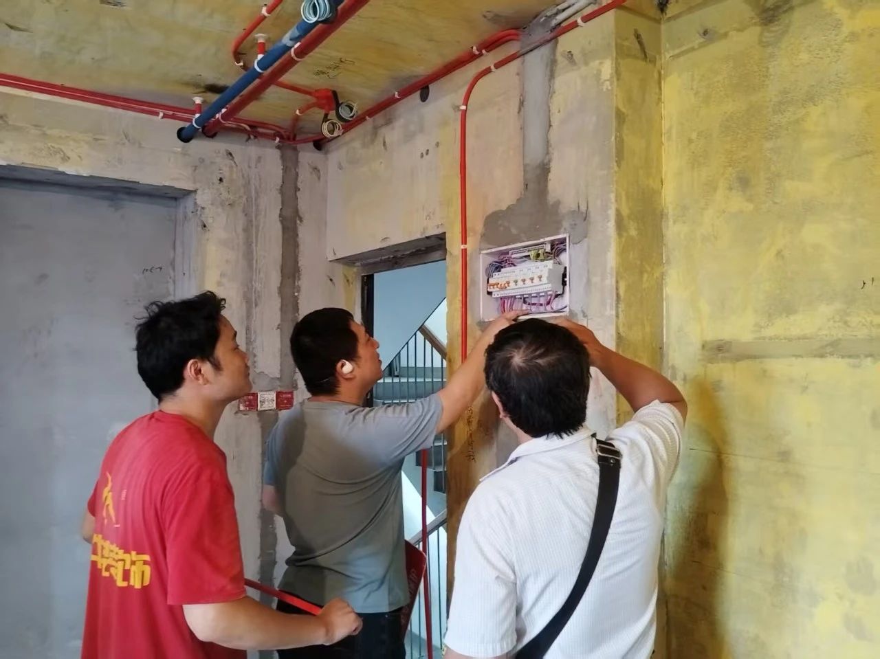 工地突击巡检:严苛落实工艺标准,全力护航工程质量! 工地突击巡检:严苛落实工艺标准,全力护航工程质量!
