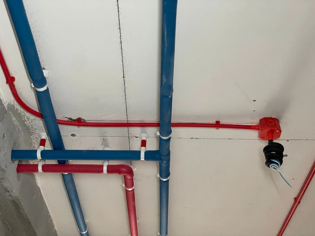 工地巡检:双节同庆,品质同行,严把每一道工序,用心守护梦想家! 工地巡检:双节同庆,品质同行,严把每一道工序,用心守护梦想家!