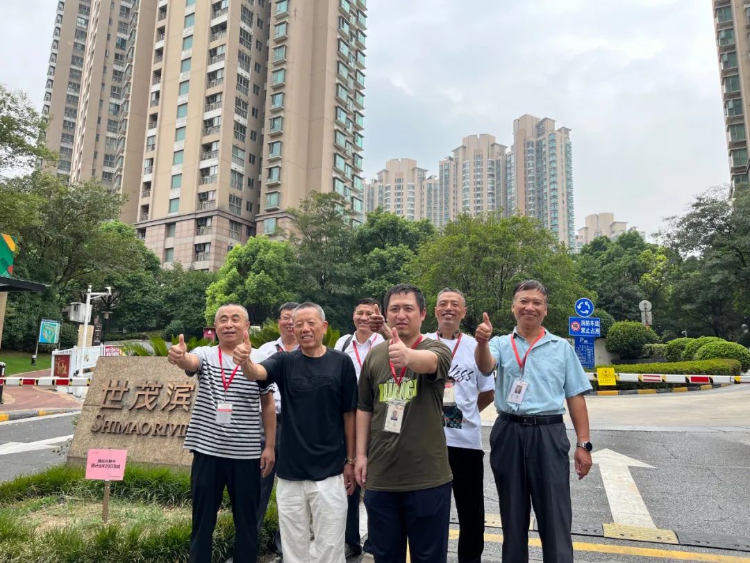 董事长亲自带队突击工地巡检，为高品质装修把关！