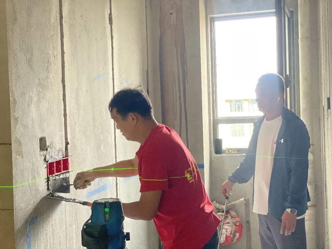 领航国际工地突击巡检:拒绝“表面功夫”,毫米级误差把控,品质交付我们是认真的! 领航国际工地突击巡检:拒绝“表面功夫”,毫米级误差把控,品质交付我们是认真的!