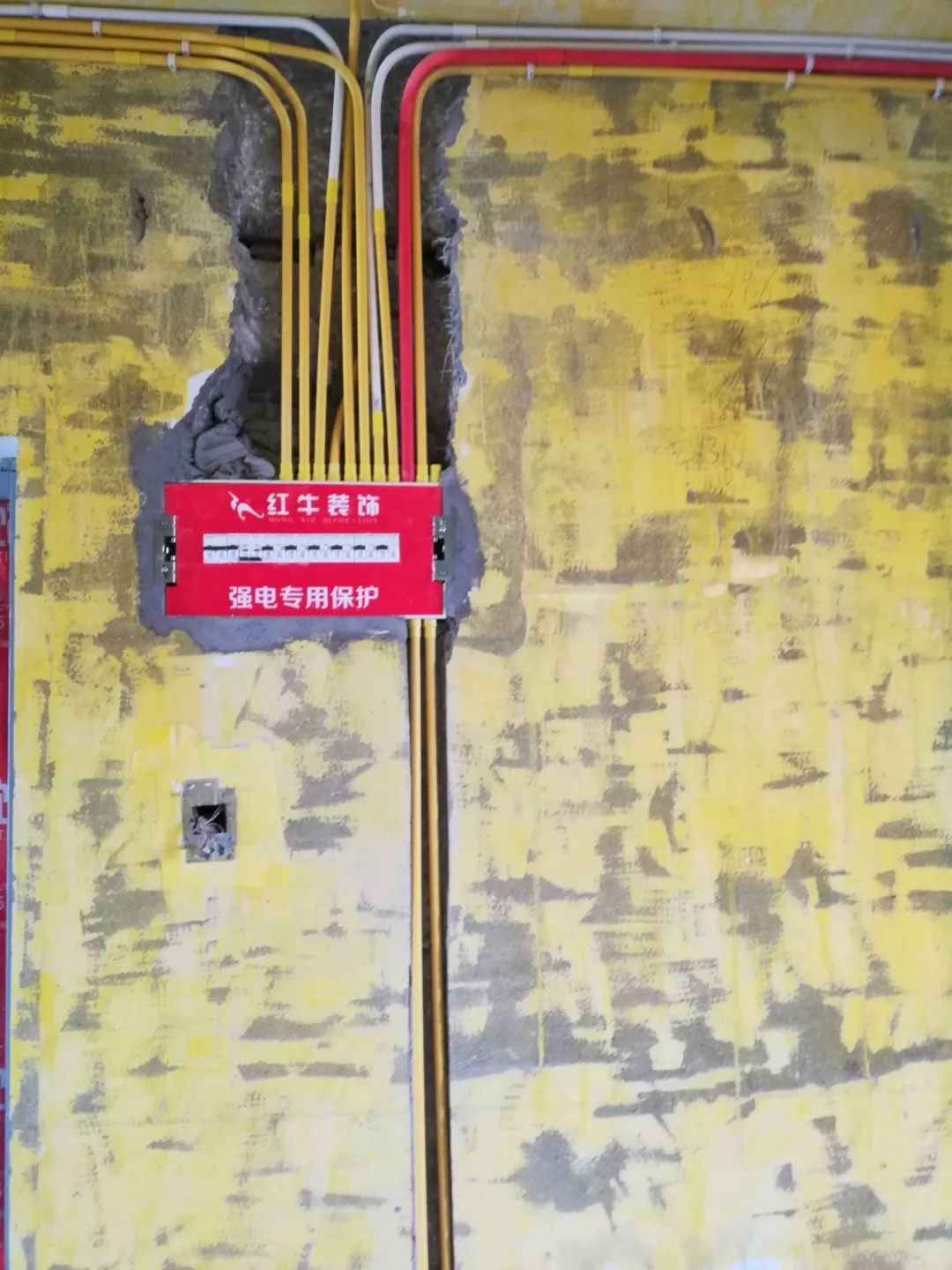 南京明月港湾105平米北欧风格装修 拥有独立衣帽间与书房36强电专用保护