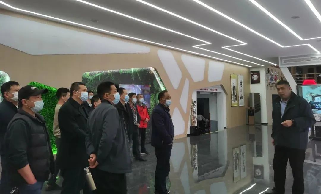 定期培训赋能，只为给您提供更专业、满意的家装体验！