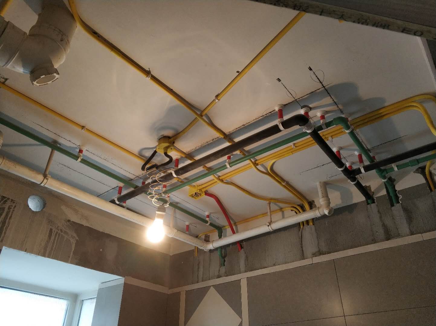工程大PK正式启动,领航国际领导带领工程部突击检查工地 工程大PK正式启动,领航国际领导带领工程部突击检查工地