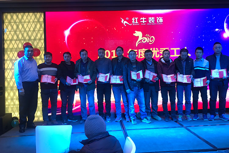 领航国际有这样一位工人，据说他在工地上从来没说过一句话，那么在这个现场他会跟大家说些什么呢？