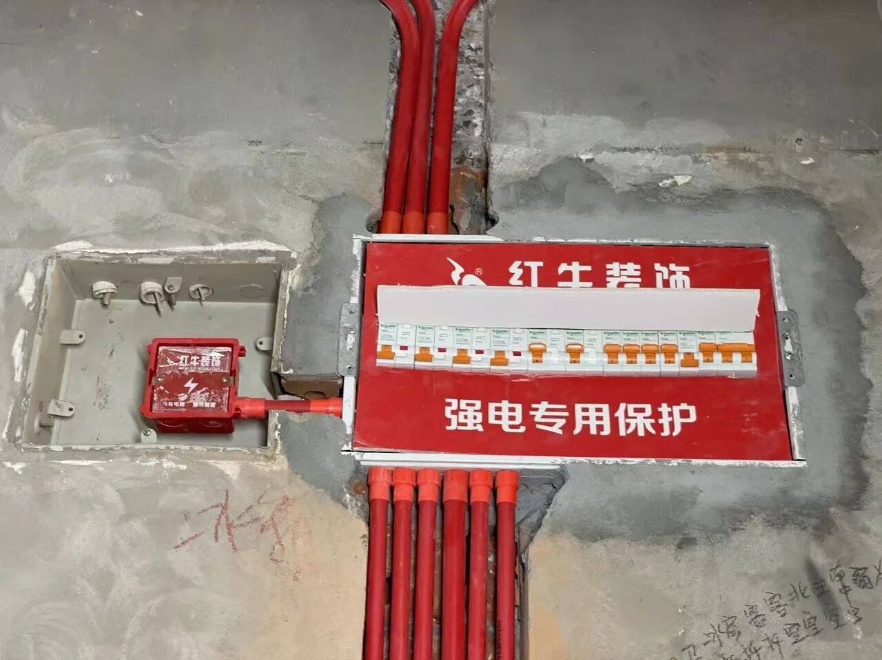 金九银十装修季|领航国际工程总监:工地巡检无小事,严苛落实工艺标准! 金九银十装修季|领航国际工程总监:工地巡检无小事,严苛落实工艺标准!