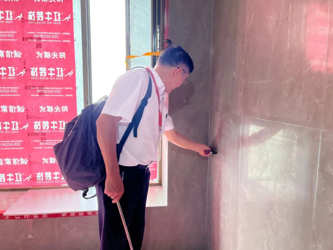 董事长亲自带队突击工地巡检,为高品质装修把关! 董事长亲自带队突击工地巡检,为高品质装修把关!