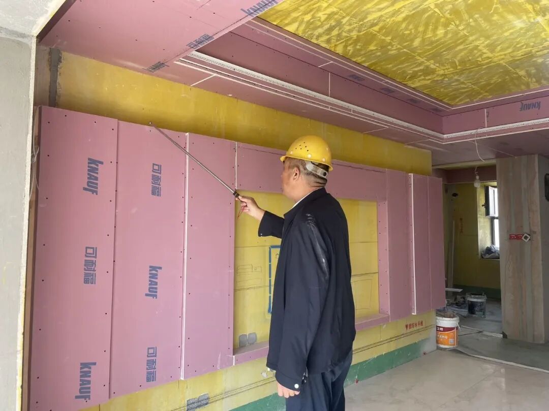不打招呼,不听汇报!领航国际总经理突击工地巡检,现场“挑刺” 不打招呼,不听汇报!领航国际总经理突击工地巡检,现场“挑刺”