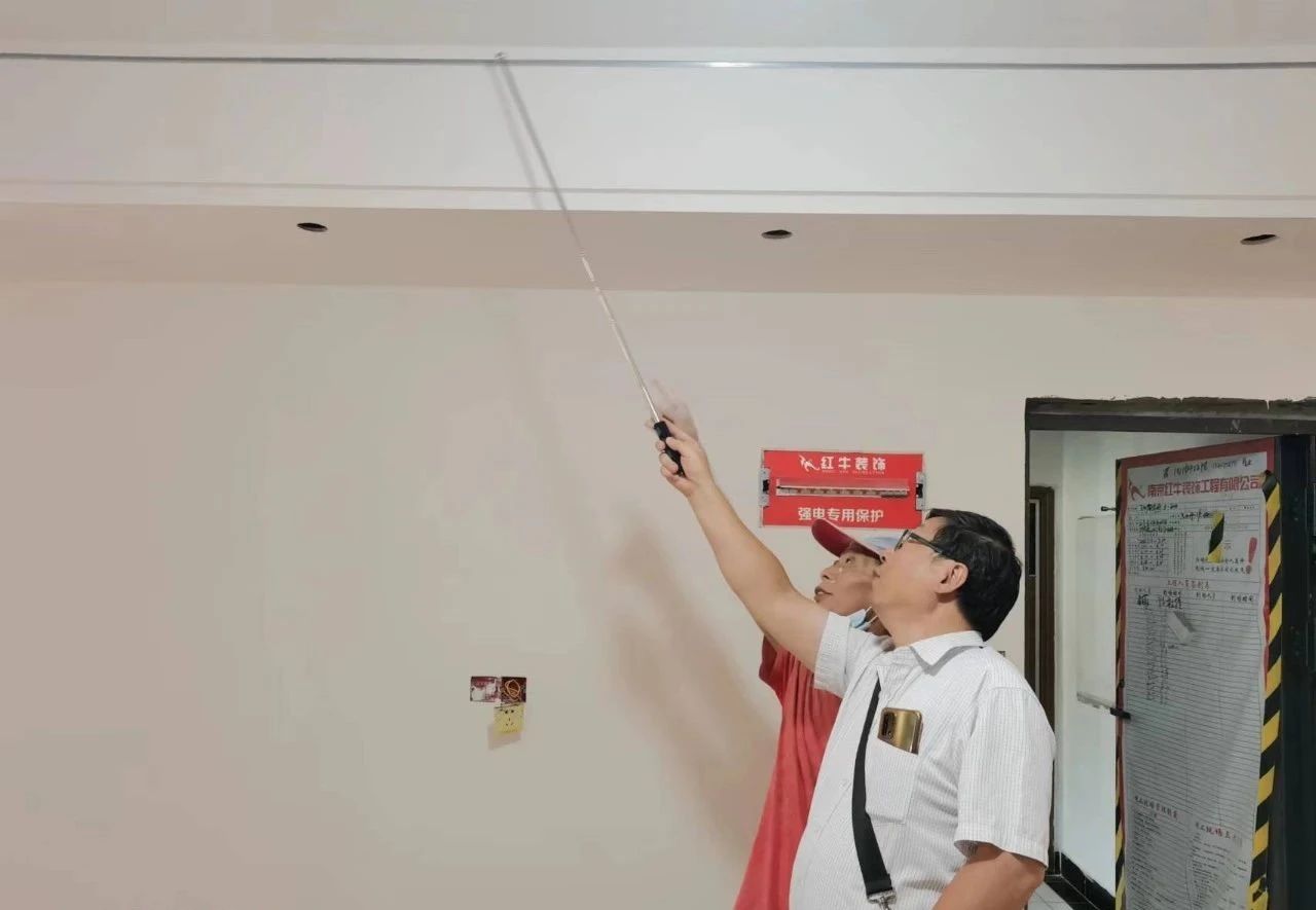 工地突击巡检:记录点点滴滴的努力!从责任出发,以品质交付! 工地突击巡检:记录点点滴滴的努力!从责任出发,以品质交付!