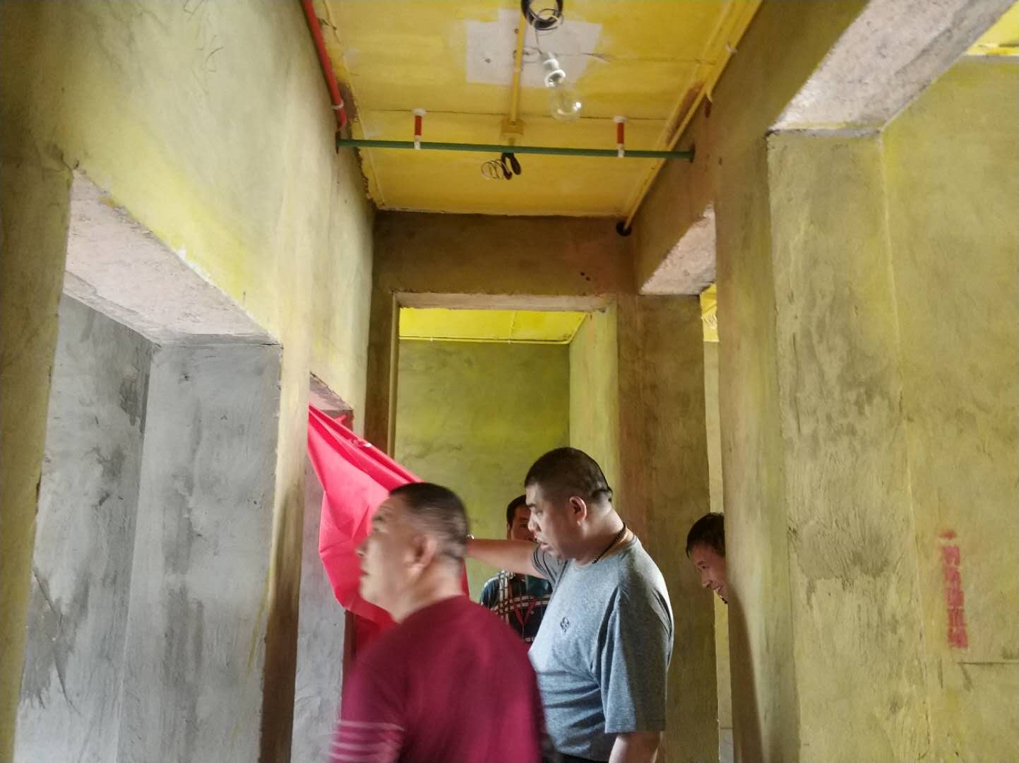 工程大PK正式启动,领航国际领导带领工程部突击检查工地 工程大PK正式启动,领航国际领导带领工程部突击检查工地